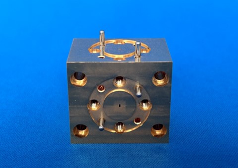 【製品完成例】直線偏波分離器